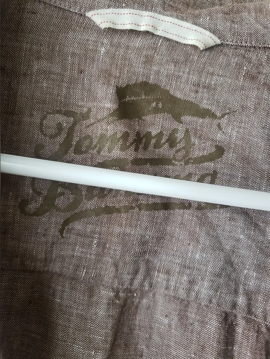 Tommy Bahamas 100% Linen Casual Button-Up Shirt in Taupe - Picture 2 of 8